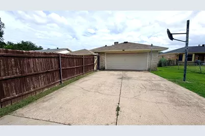 1521 Leicester Street, Garland, TX 75044 - Photo 35
