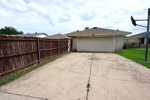 1521 Leicester St, Garland, TX 75044 - Photo 35