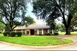 2110 Juanita Dr, Arlington, TX 76013 - Photo 1