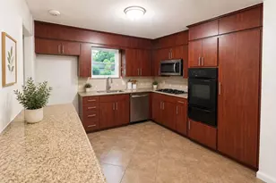 3300 Woodthrush Ln, Denton, TX 76209 - Photo 5
