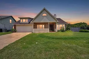 3408 Meadowview Dr, Corinth, TX 76210 - Photo 3
