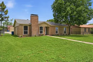 1373 Oakbluff Dr, Lancaster, TX 75146 - Photo 1