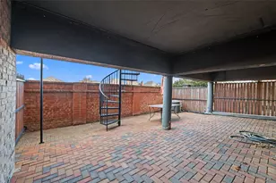 563 Rockingham Dr, Irving, TX 75063 - Photo 27