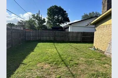 3406 Country Club Drive, Grand Prairie, TX 75052 - Photo 11