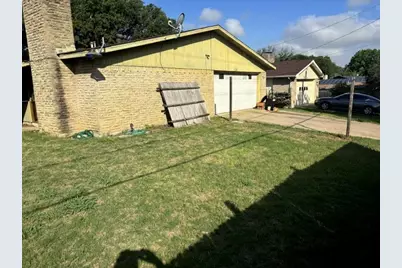 3406 Country Club Drive, Grand Prairie, TX 75052 - Photo 13