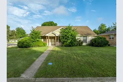 210 S Reagan Street, West, TX 76691 - Photo 3