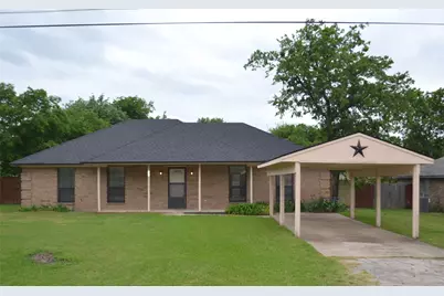 525 W Lloyd Street, Krum, TX 76249 - Photo 1