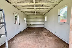 525 W Lloyd St, Krum, TX 76249 - Photo 15