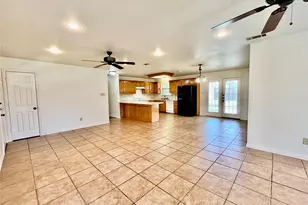 525 W Lloyd St, Krum, TX 76249 - Photo 3