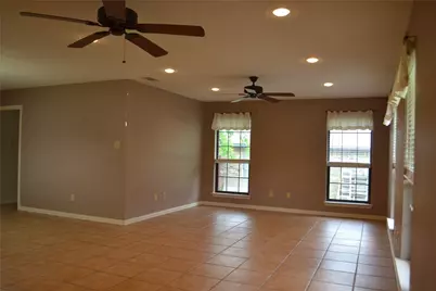 525 W Lloyd Street, Krum, TX 76249 - Photo 3