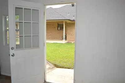 525 W Lloyd Street, Krum, TX 76249 - Photo 37
