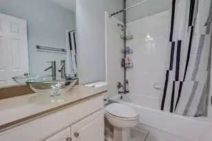 9718 Wolf Creek Dr, Irving, TX 75063 - Photo 5