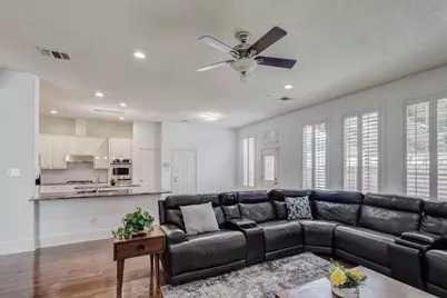 9718 Wolf Creek Drive, Irving, TX 75063 - Photo 25