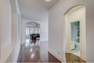 9718 Wolf Creek Drive, Irving, TX 75063 - Photo 7