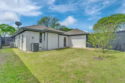 9511 Robin Meadow Drive, Dallas, TX 75243 - Photo 37
