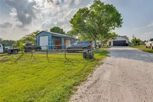 1052 Meandering Way, China Spring, TX 76633 - Photo 3