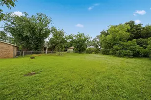 903 S Harrison St, McGregor, TX 76657 - Photo 13
