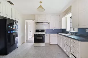 903 S Harrison St, McGregor, TX 76657 - Photo 5
