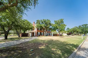 1002 E Lindsey St, Breckenridge, TX 76424 - Photo 3
