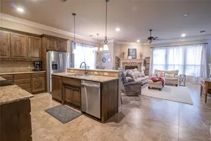 813 Acadia Ct, Tolar, TX 76476 - Photo 3
