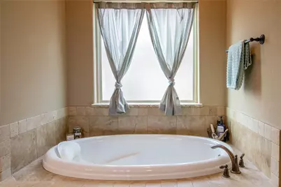 813 Acadia Court, Tolar, TX 76476 - Photo 9