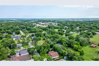 327 W McKinney Street, Pilot Point, TX 76258 - Photo 27