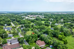 327 W McKinney St, Pilot Point, TX 76258 - Photo 27