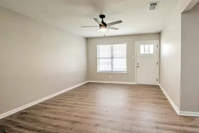 327 W McKinney Street, Pilot Point, TX 76258 - Photo 7
