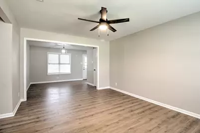 327 W McKinney Street, Pilot Point, TX 76258 - Photo 5