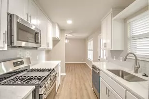 327 W McKinney St, Pilot Point, TX 76258 - Photo 13