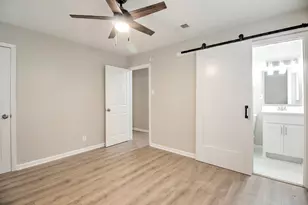 327 W McKinney St, Pilot Point, TX 76258 - Photo 17