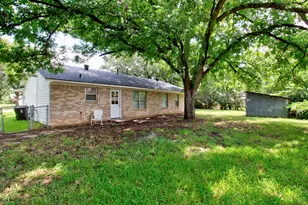 327 W McKinney St, Pilot Point, TX 76258 - Photo 21