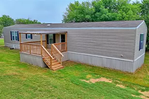 504 Fannin St, Nocona, TX 76255 - Photo 11