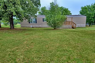 504 Fannin St, Nocona, TX 76255 - Photo 11