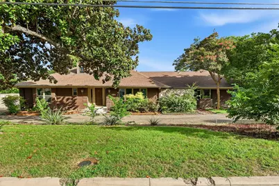 610 S Manus Drive, Dallas, TX 75224 - Photo 1