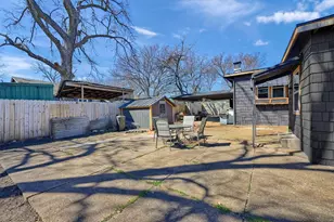 110 S Binkley St, Sherman, TX 75092 - Photo 35