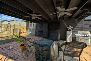 110 S Binkley St, Sherman, TX 75092 - Photo 35