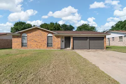 541 Sandra Lane, Burleson, TX 76028 - Photo 3