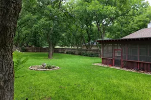 8803 Hampton South Ct, Granbury, TX 76049 - Photo 33