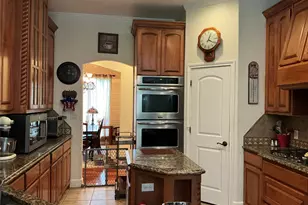 8803 Hampton South Ct, Granbury, TX 76049 - Photo 9