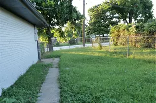 2702 Belknap Ave, Dallas, TX 75216 - Photo 15