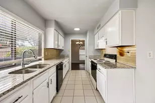 2933 Silverdale Ln, Garland, TX 75044 - Photo 11