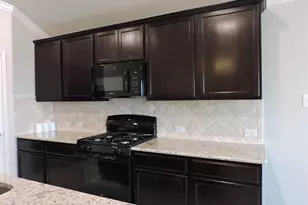 405 Eureka Ct, Burleson, TX 76028 - Photo 9