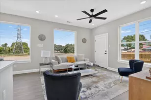 804 Premier, Grand Prairie, TX 75051 - Photo 5