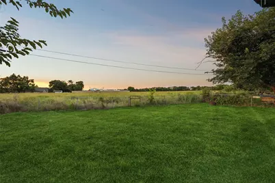 104 E Oak Street, Gunter, TX 75058 - Photo 23