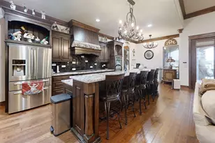 1012 Catalina Bay Blvd, Granbury, TX 76048 - Photo 7