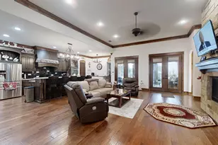1012 Catalina Bay Blvd, Granbury, TX 76048 - Photo 3