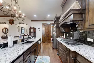 1012 Catalina Bay Blvd, Granbury, TX 76048 - Photo 7