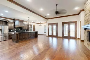 1012 Catalina Bay Blvd, Granbury, TX 76048 - Photo 3