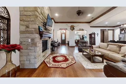 1012 Catalina Bay Boulevard, Granbury, TX 76048 - Photo 5